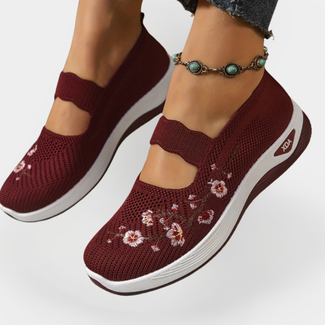 Pantofi ortopedici cu flori brodate