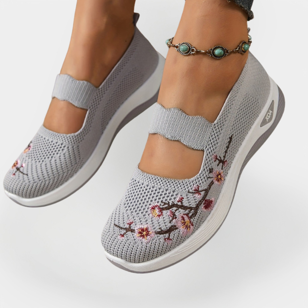 Pantofi ortopedici cu flori brodate