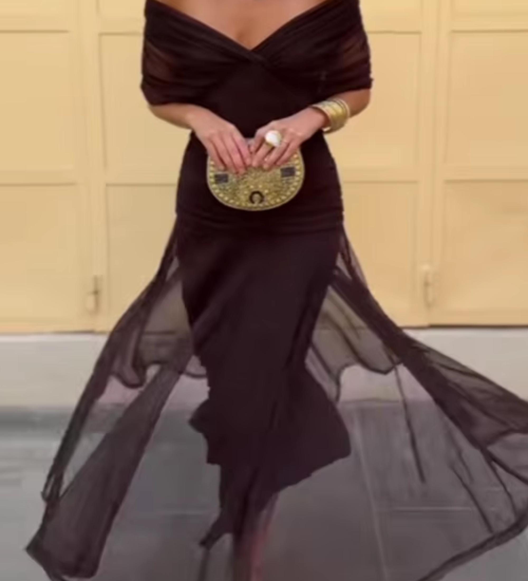 Rochie Luisa cu Decolteu în V