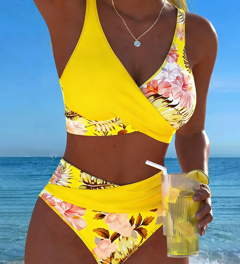 Costum de baie cu imprimeu floral contrastant și deschidere