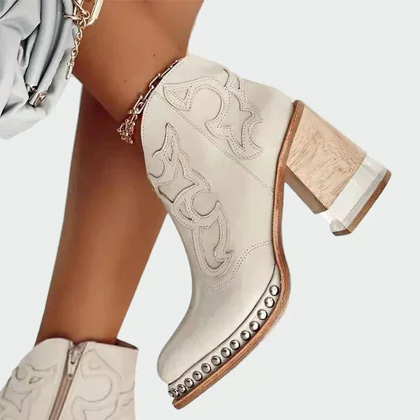 Stanislava - Botine din piele brodate